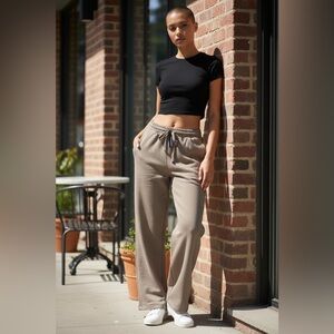 PrettyLittleThing Wide Leg Sweatpants HipHop Workout Taupe Light Mocha Sz Medium